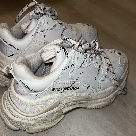 Balenciaga women triple S sneaker size 5 - Picture 1 of 7